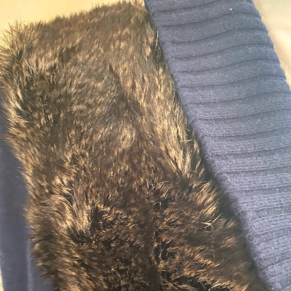 ROBBI and NIKKI by Robert Rodriguez Navy Faux Fur Sweater - Picture 3 of 8